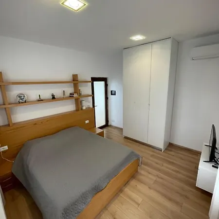 Apartament Gjiri Lalzit *