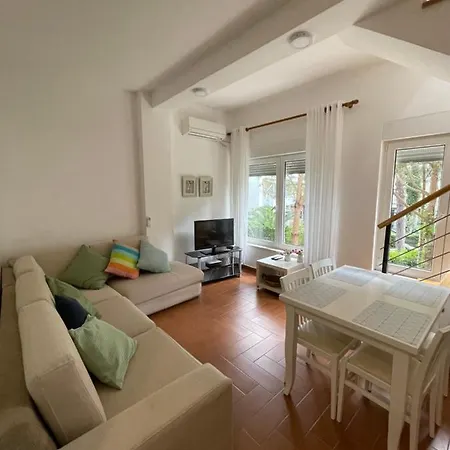 Gjiri Lalzit Apartament
